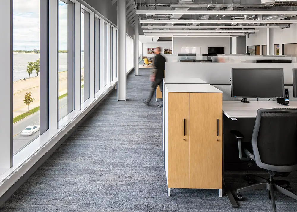 怎樣對辦公室裝修進(jìn)行個(gè)性化風(fēng)格設(shè)計(jì)，才能展現(xiàn)企業(yè)個(gè)性與品牌價(jià)值？